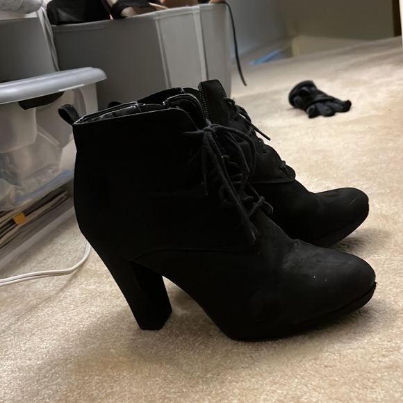 FOREVER 21 black tie-up booties - Picture 4 of 5